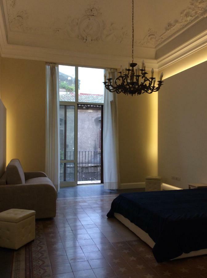 Suite Con Terrazza In Centro Storico CTA Exteriör bild
